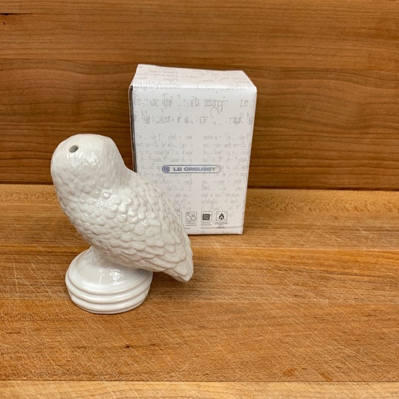 Le Creuset Kitchen Le Creuset Hedwig Owl Pie Bird Funnel 325